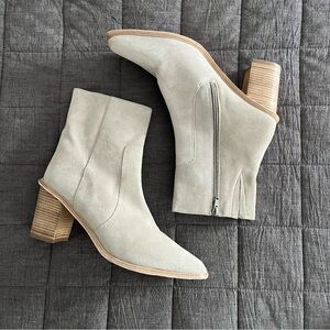 André Assous Suede Square-Toe Ankle Booties – Gray Suede Block Heel - Size 10